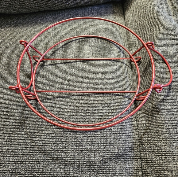 Temptations Cherries Jubilee Pie Plate and Plate Carrier - Picture 2 of 7